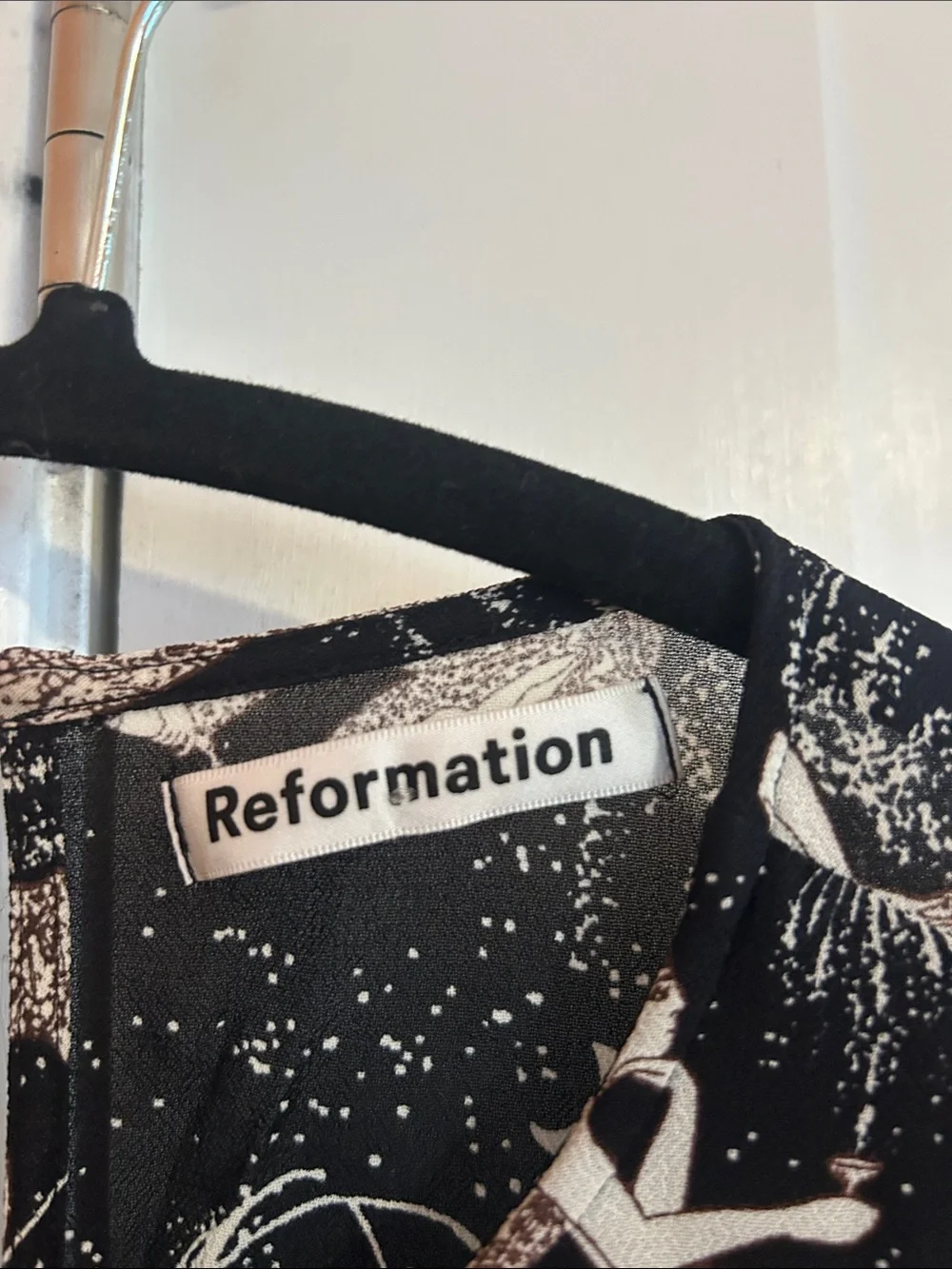 Reformation Doutzen Mini Dress Champagne Print - Picture 2 of 4